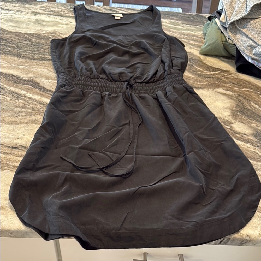 Black Sleeveless Dress
